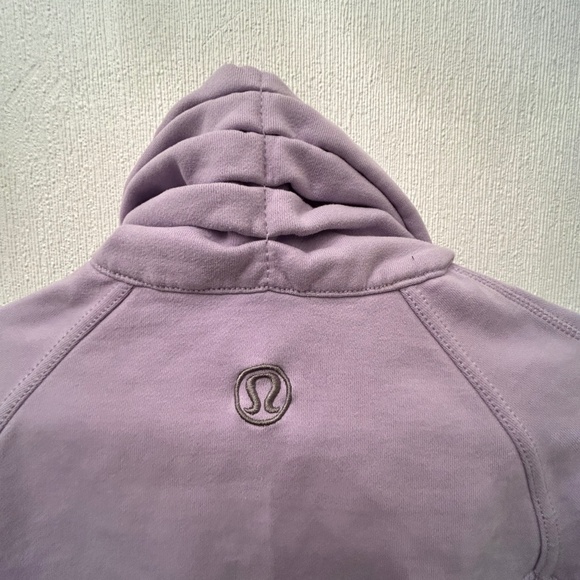 ✨ 2/$30 ✨ Lavender lululemon scuba sweatshirt in size 6 - Picture 7 of 8